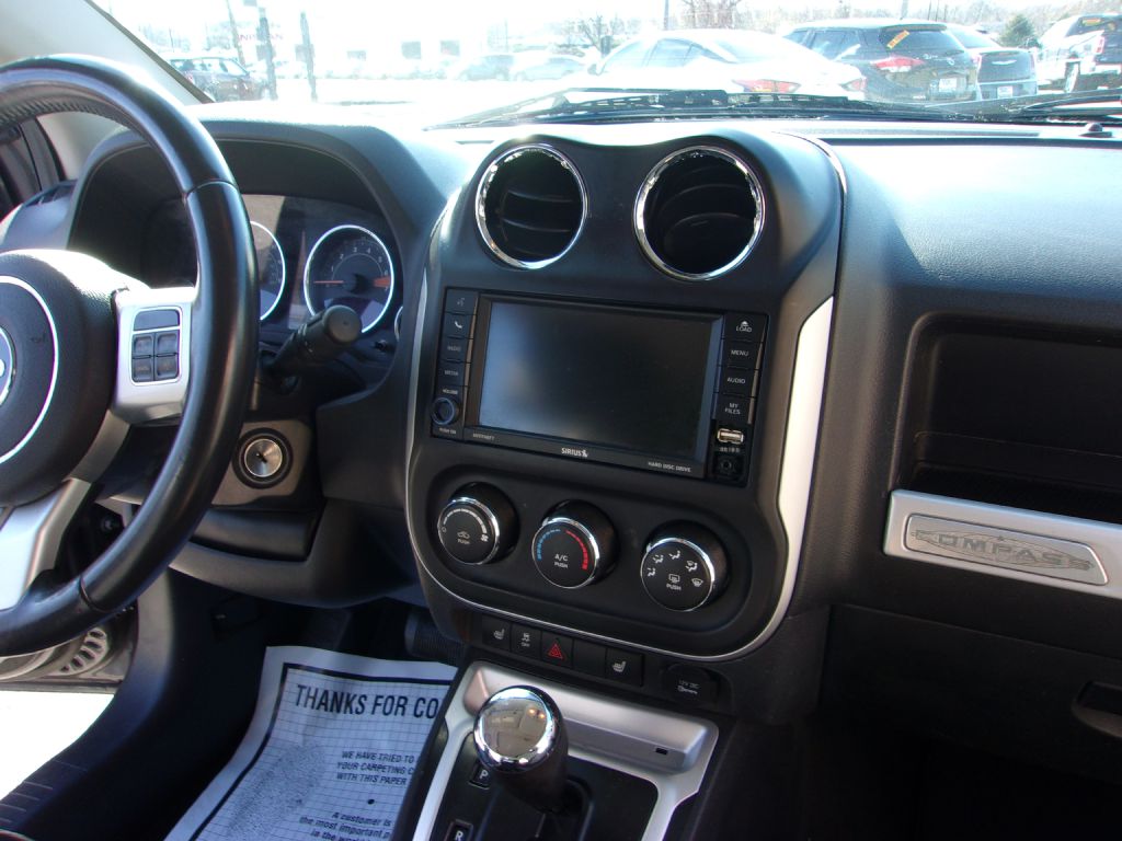 Photo 16 of this JEEP COMPASS