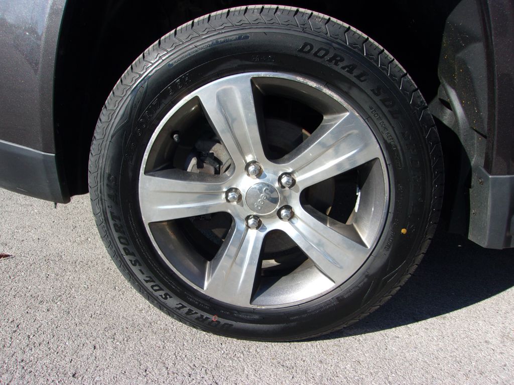 Photo 23 of this JEEP COMPASS