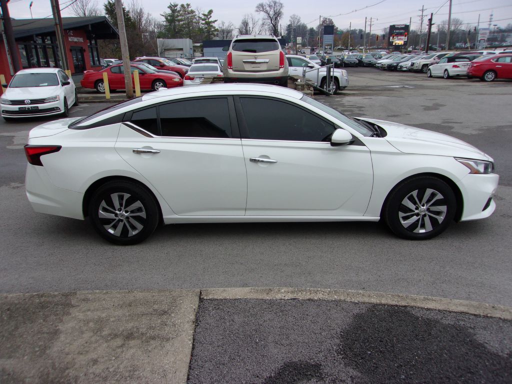 Photo 9 of this NISSAN ALTIMA