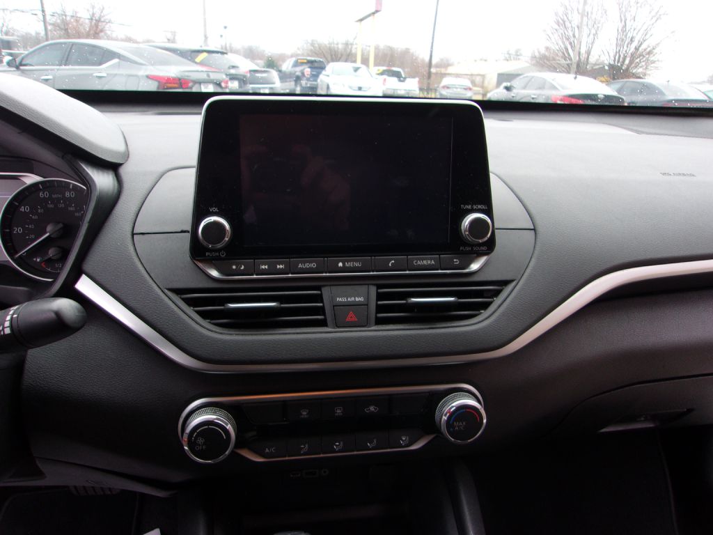 Photo 11 of this NISSAN ALTIMA