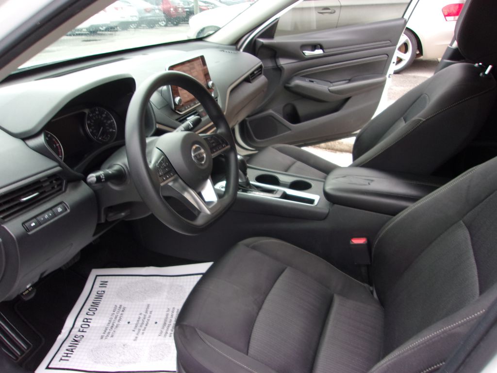 Photo 13 of this NISSAN ALTIMA