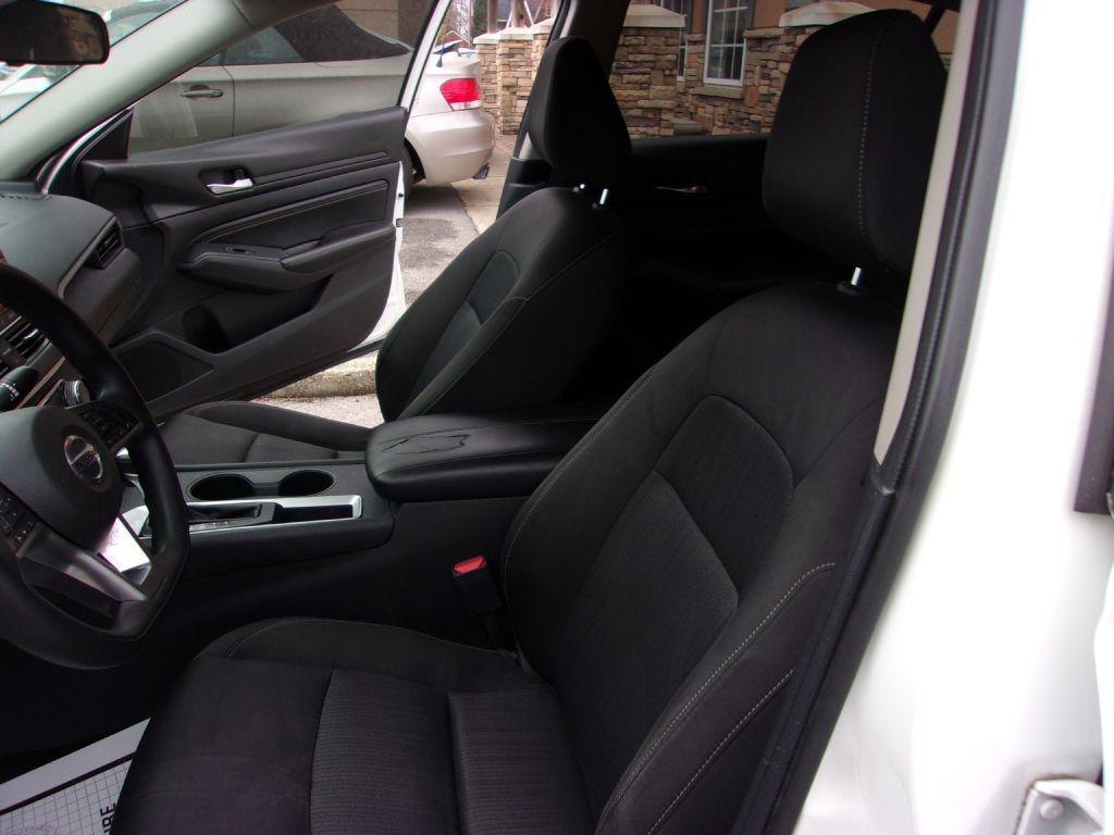 Photo 14 of this NISSAN ALTIMA