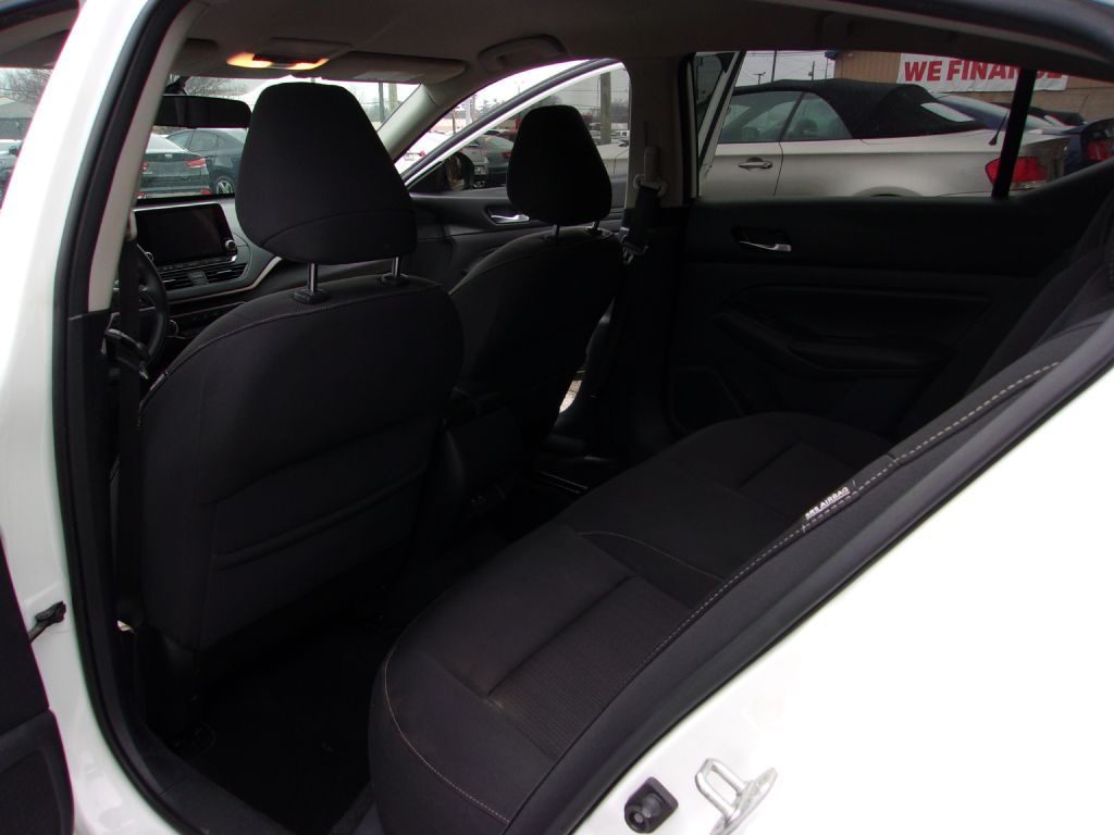 Photo 16 of this NISSAN ALTIMA