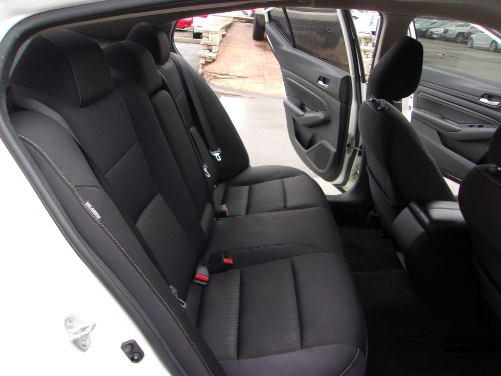 Photo 18 of this NISSAN ALTIMA