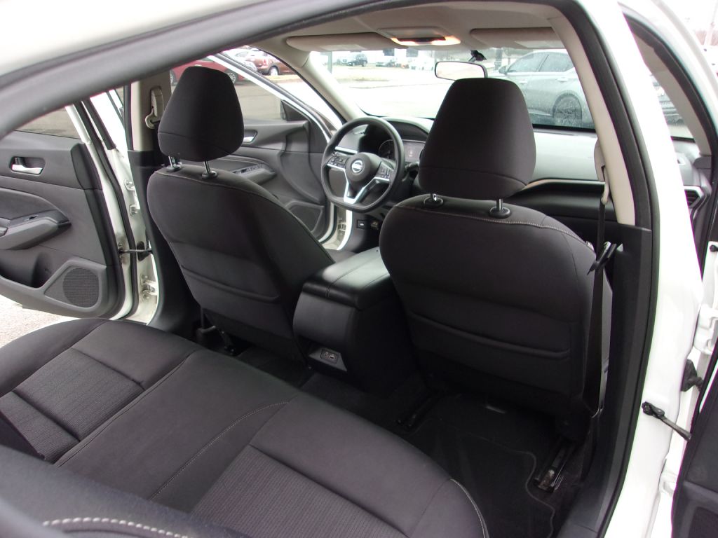 Photo 19 of this NISSAN ALTIMA