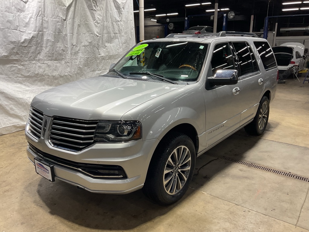 Silver 2016 Lincoln Navigator Select 4WD SUV / Crossover Four-Wheel Drive Automatic