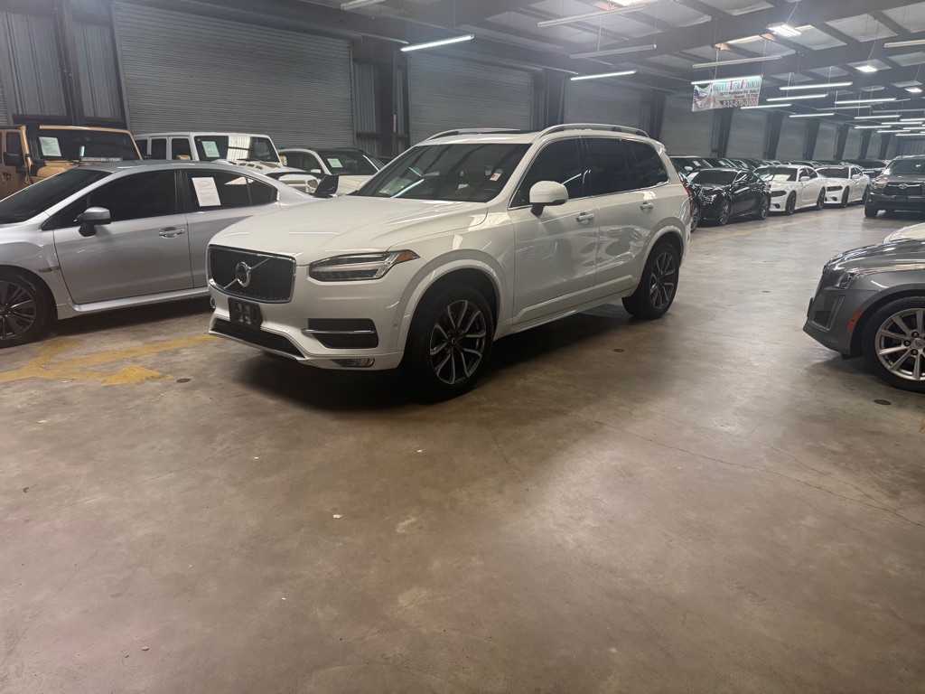 2018 Volvo XC90 T6 Momentum AWD