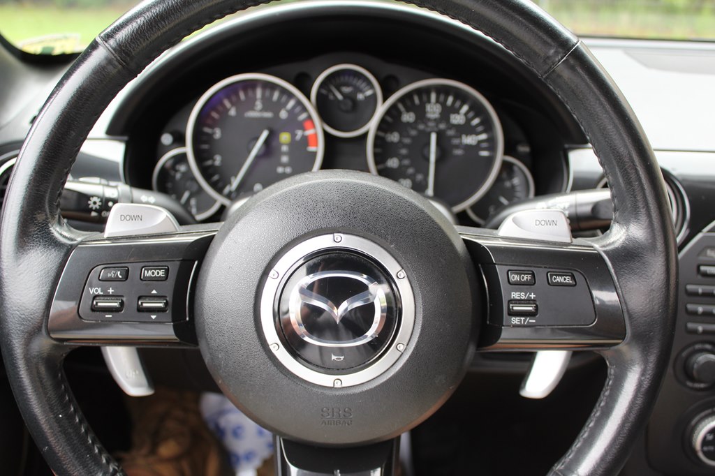 Photo 29 of this MAZDA MX-5 MIATA
