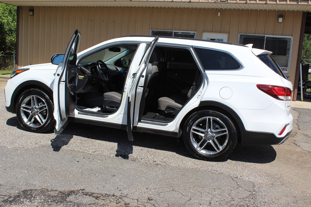 Photo 22 of this HYUNDAI SANTA FE XL