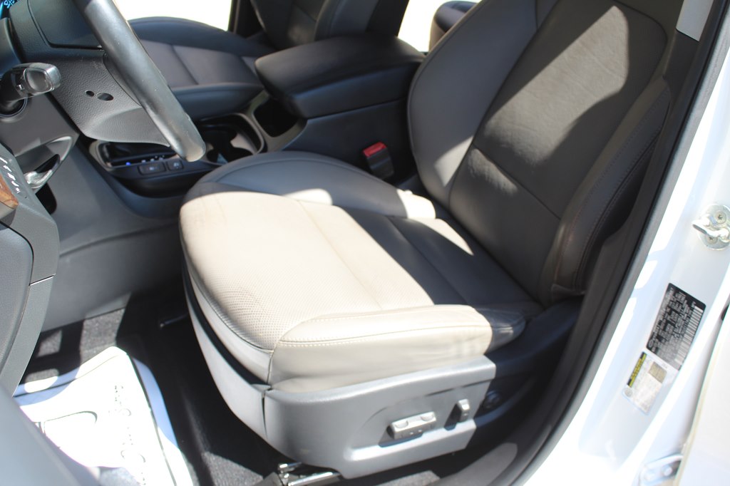 Photo 24 of this HYUNDAI SANTA FE XL