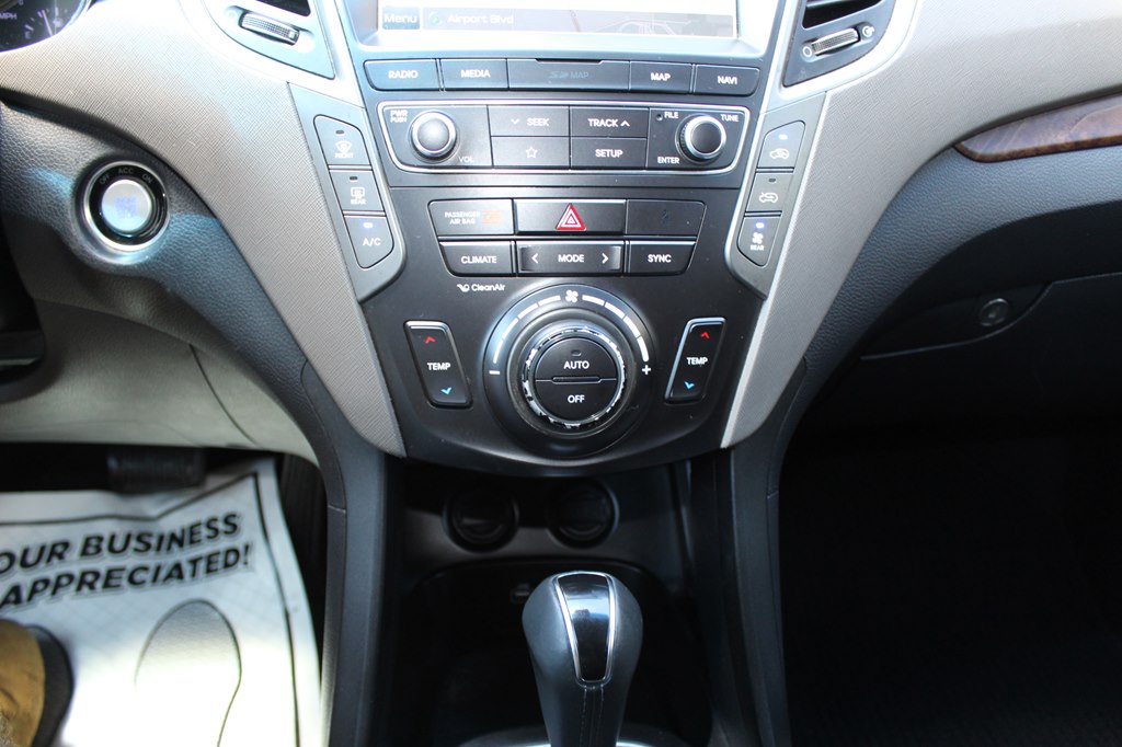 Photo 47 of this HYUNDAI SANTA FE XL