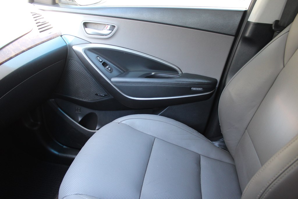 Photo 51 of this HYUNDAI SANTA FE XL