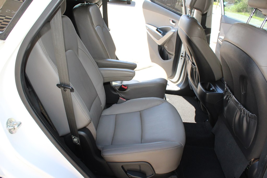 Photo 30 of this HYUNDAI SANTA FE XL