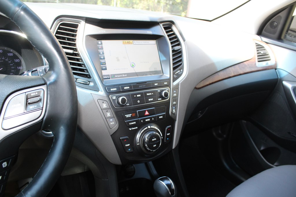 Photo 50 of this HYUNDAI SANTA FE XL