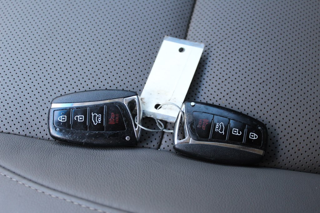 Photo 64 of this HYUNDAI SANTA FE XL