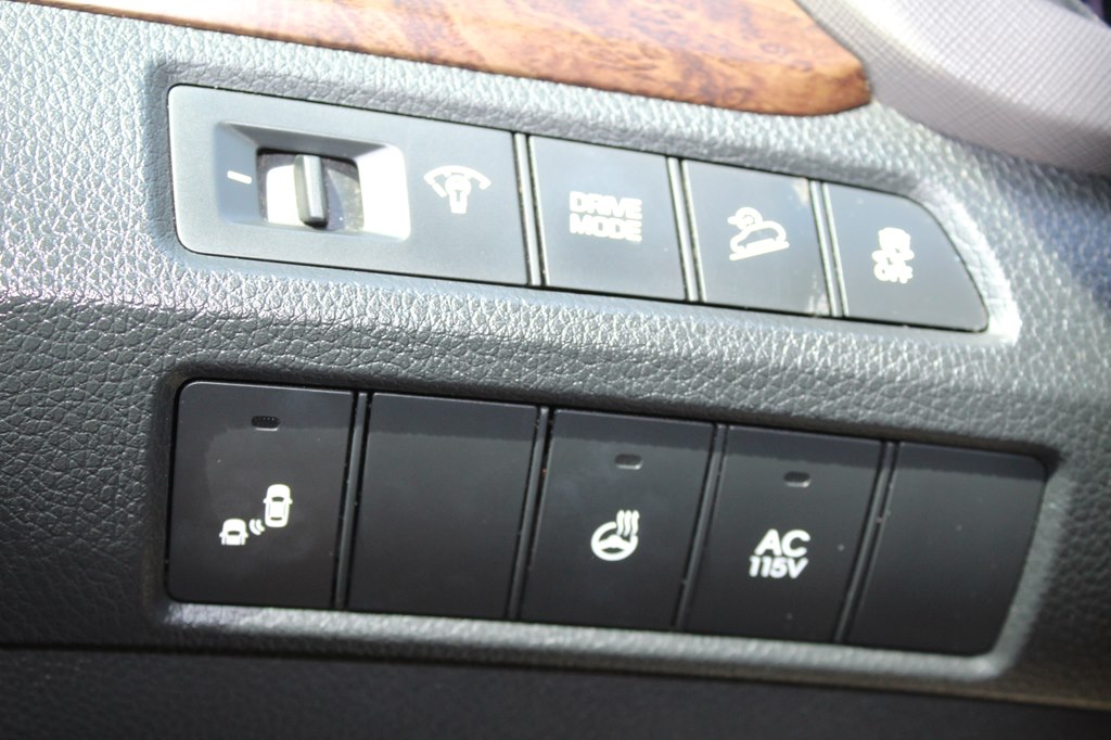 Photo 45 of this HYUNDAI SANTA FE XL