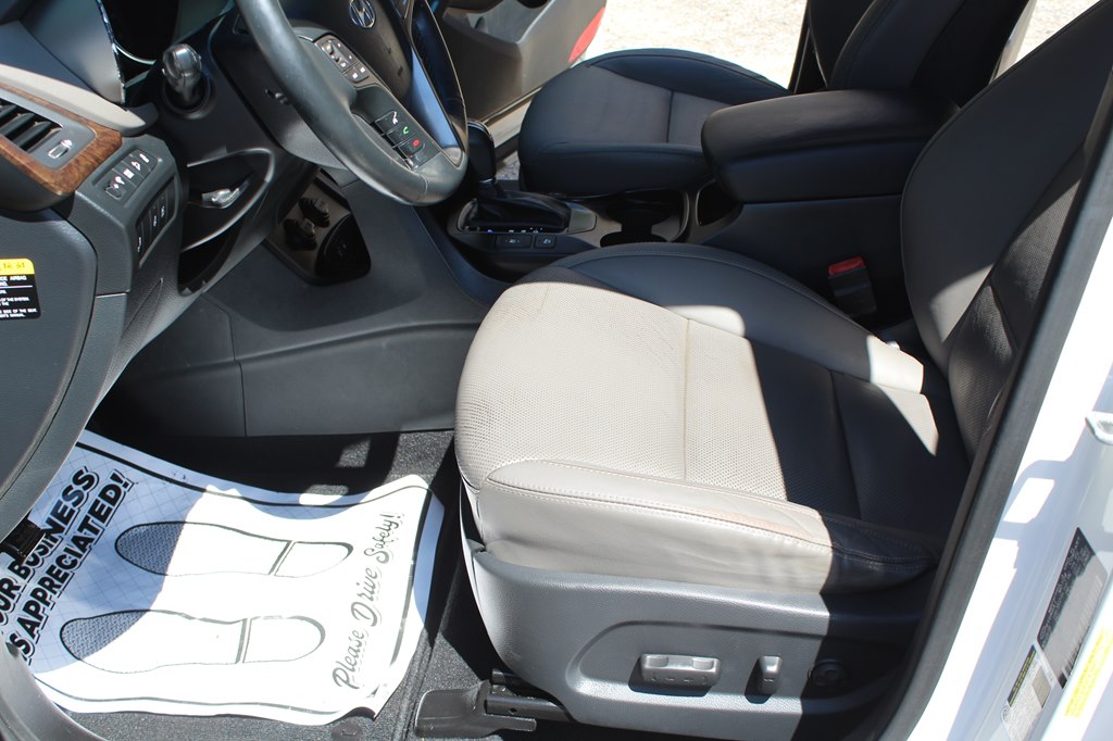 Photo 25 of this HYUNDAI SANTA FE XL