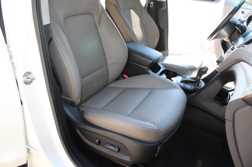 Photo 27 of this HYUNDAI SANTA FE XL