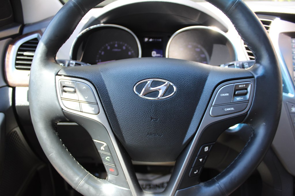 Photo 39 of this HYUNDAI SANTA FE XL