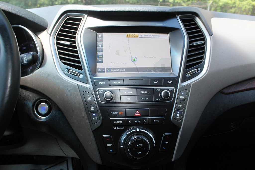 Photo 46 of this HYUNDAI SANTA FE XL