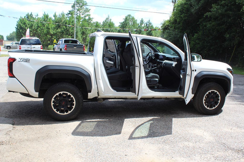 Photo 21 of this TOYOTA TACOMA