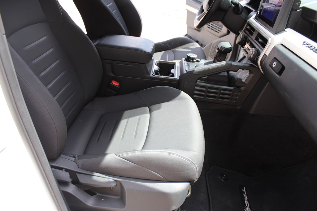 Photo 26 of this TOYOTA TACOMA