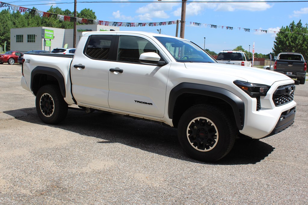 Photo 11 of this TOYOTA TACOMA