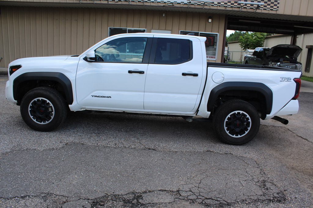 Photo 4 of this TOYOTA TACOMA