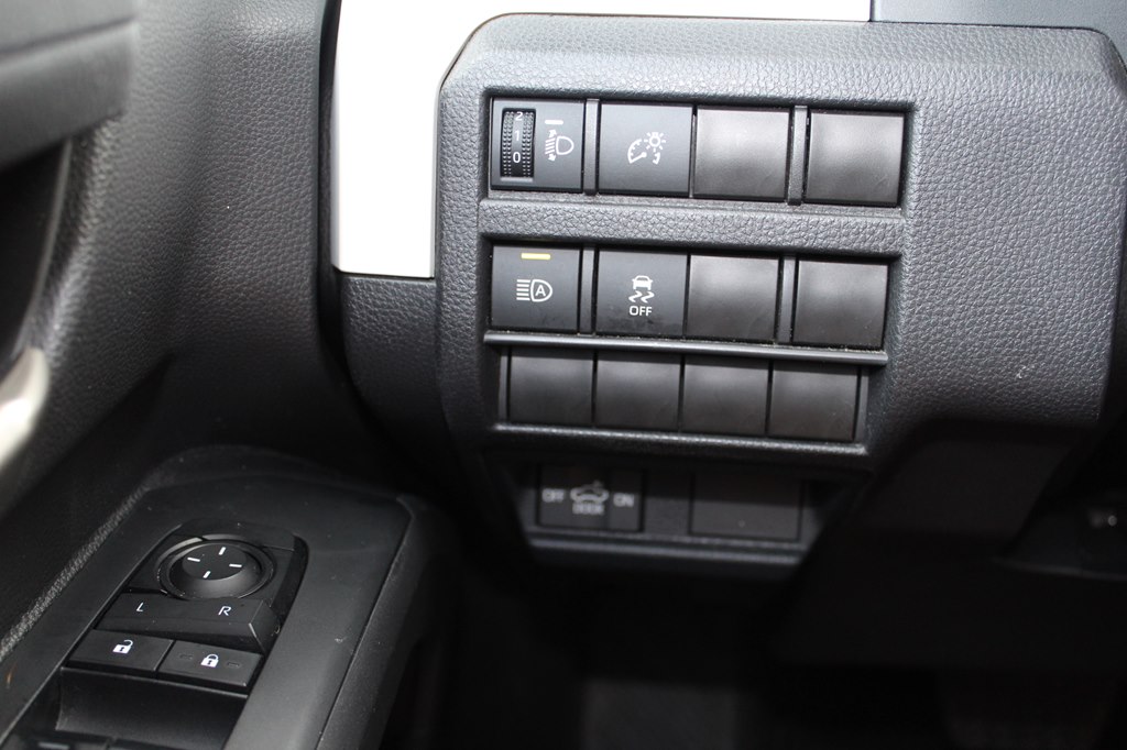 Photo 34 of this TOYOTA TACOMA