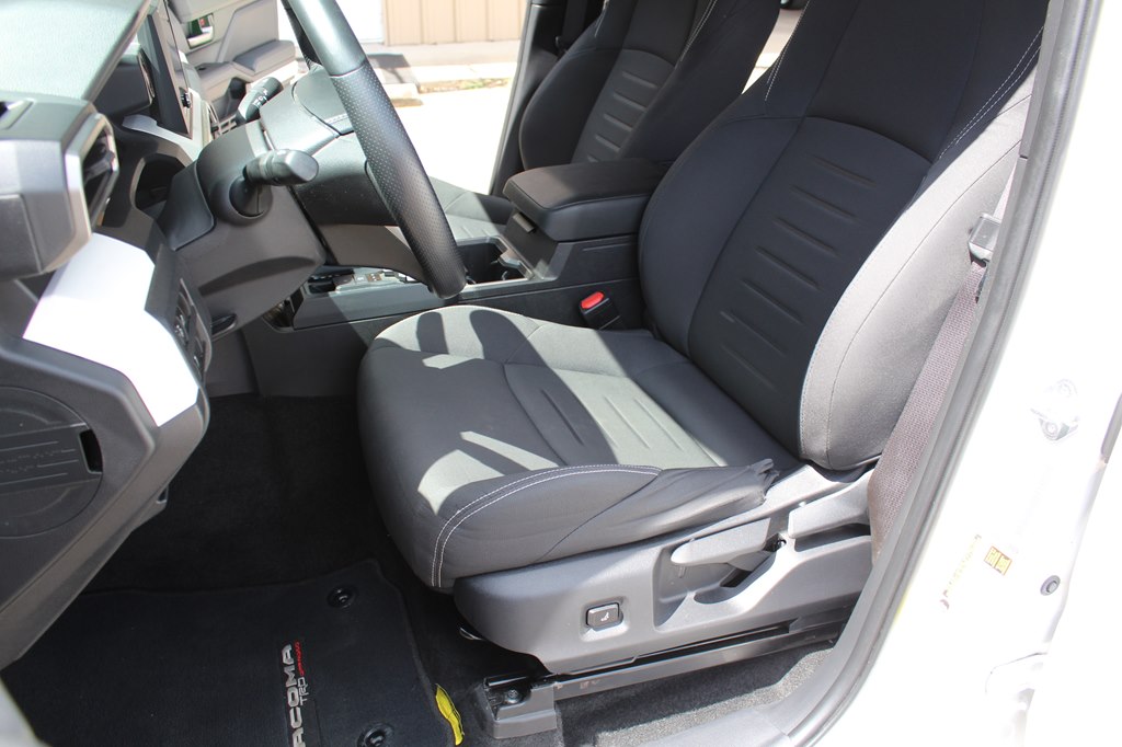 Photo 22 of this TOYOTA TACOMA