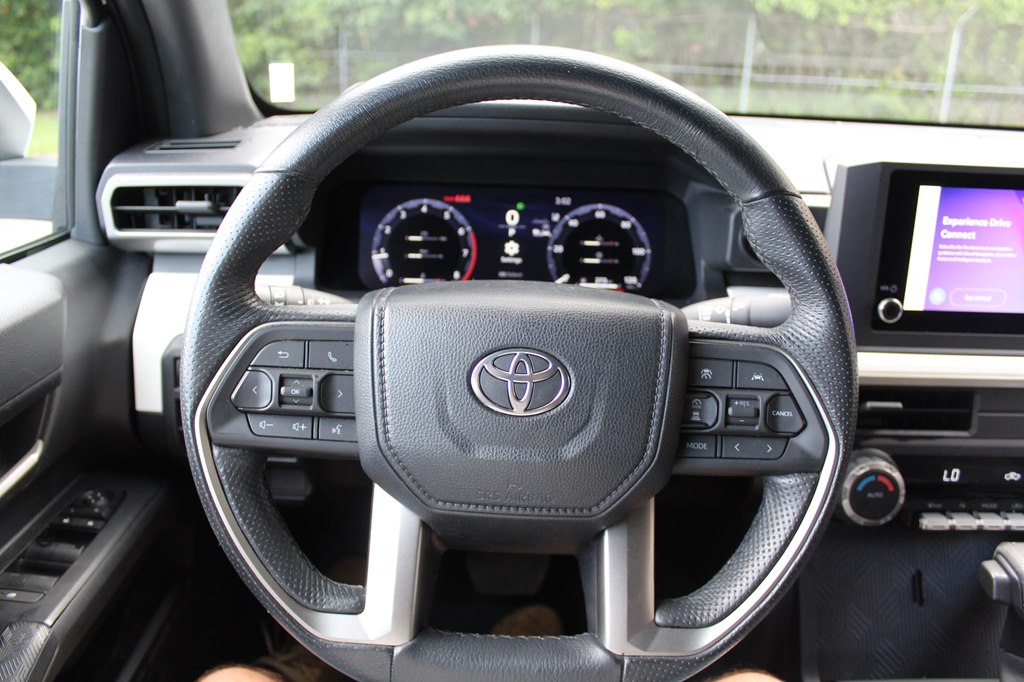 Photo 31 of this TOYOTA TACOMA