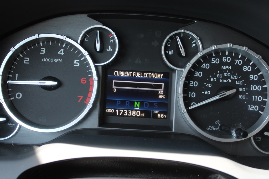 Photo 39 of this TOYOTA TUNDRA
