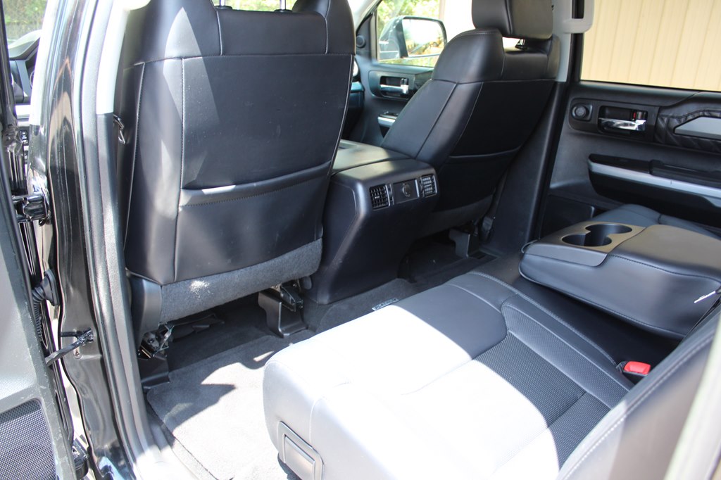 Photo 32 of this TOYOTA TUNDRA