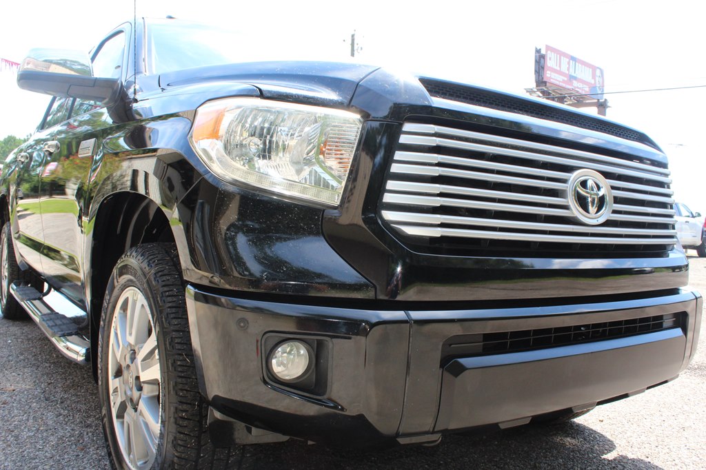 Photo 2 of this TOYOTA TUNDRA
