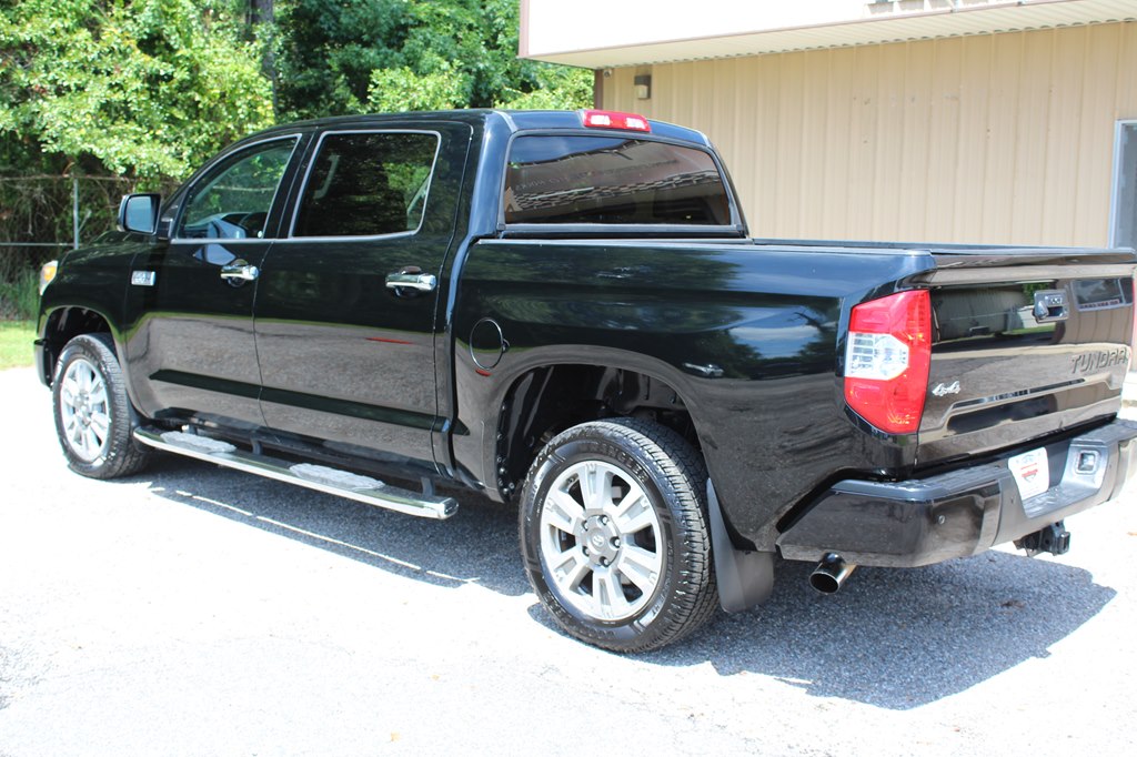 Photo 17 of this TOYOTA TUNDRA