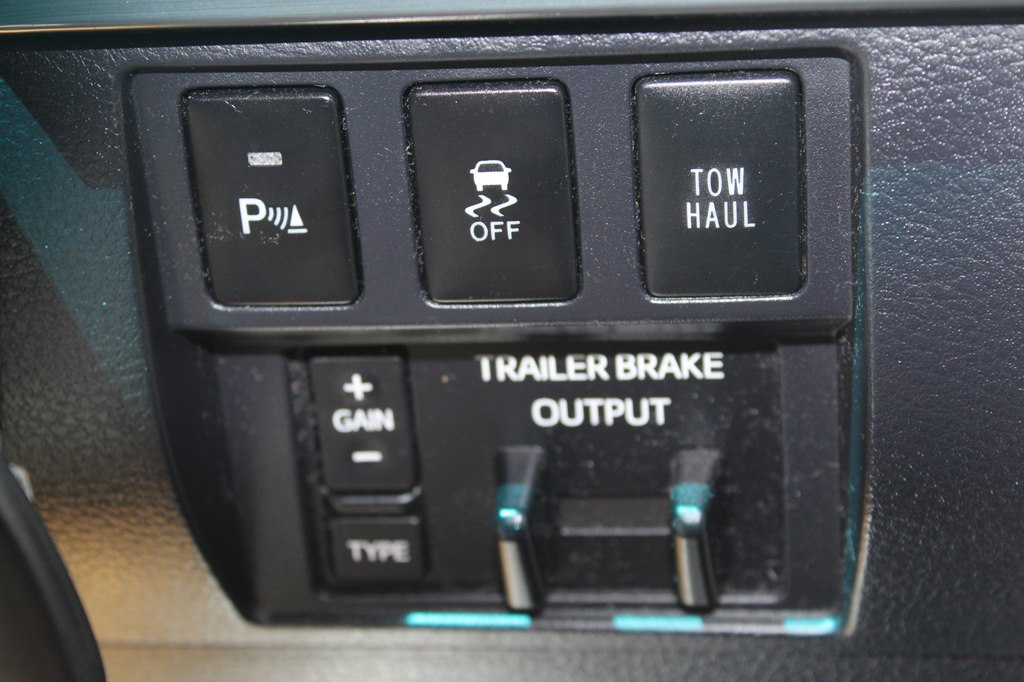 Photo 37 of this TOYOTA TUNDRA