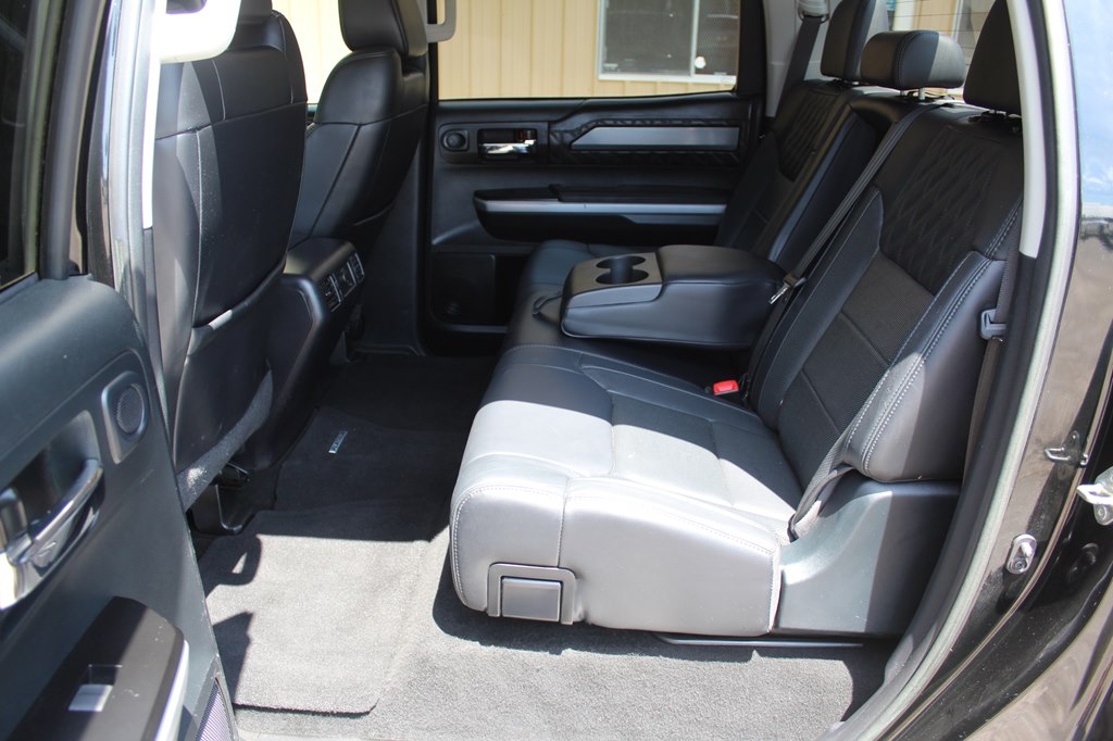 Photo 31 of this TOYOTA TUNDRA