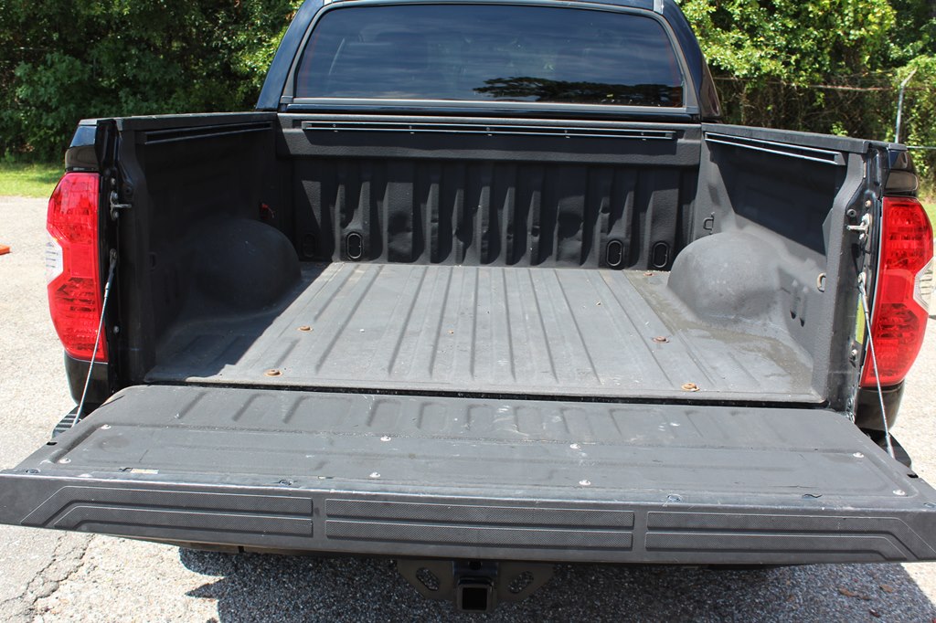 Photo 34 of this TOYOTA TUNDRA