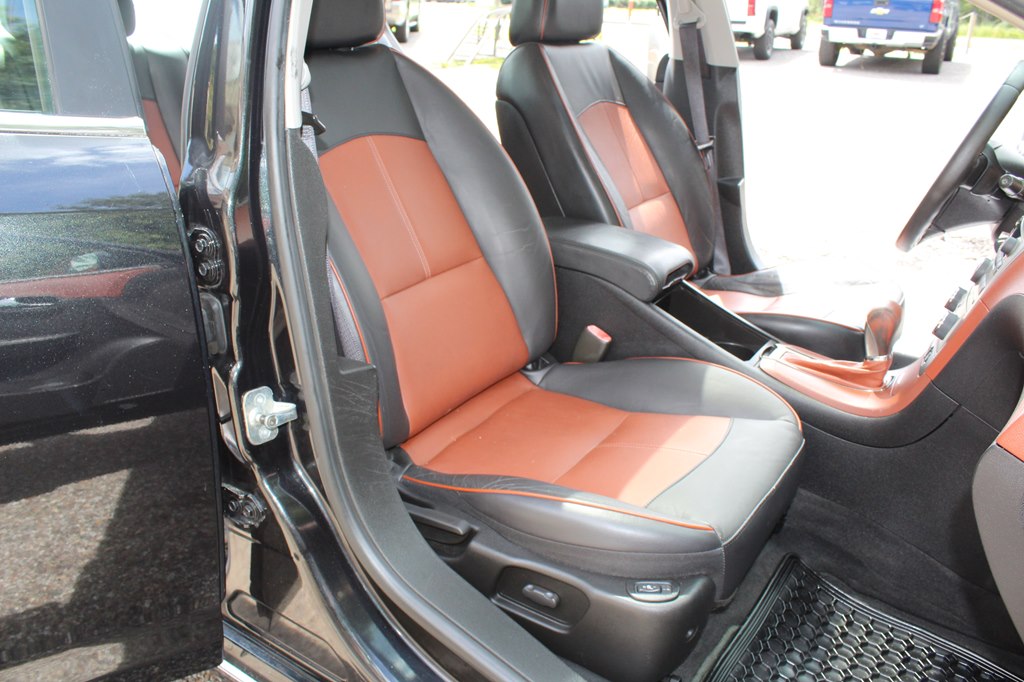 Photo 26 of this CHEVROLET MALIBU