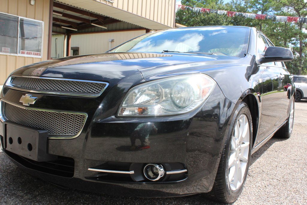 Photo 3 of this CHEVROLET MALIBU
