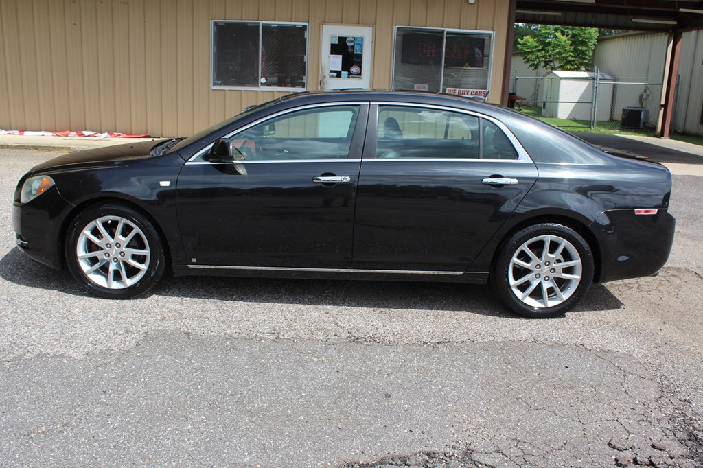 Photo 4 of this CHEVROLET MALIBU
