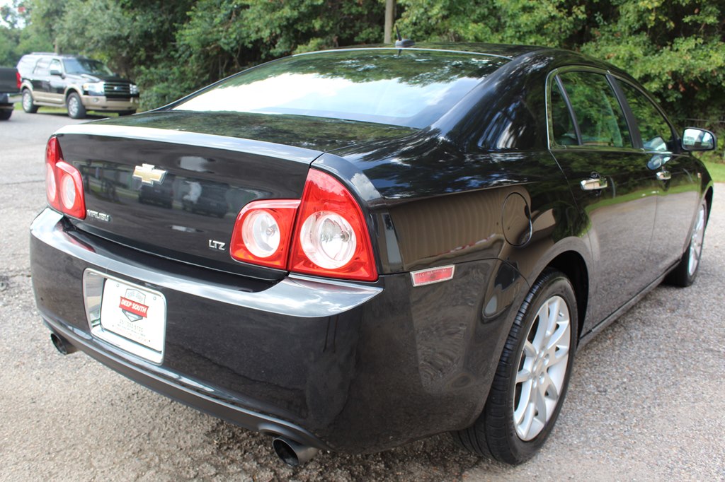 Photo 15 of this CHEVROLET MALIBU
