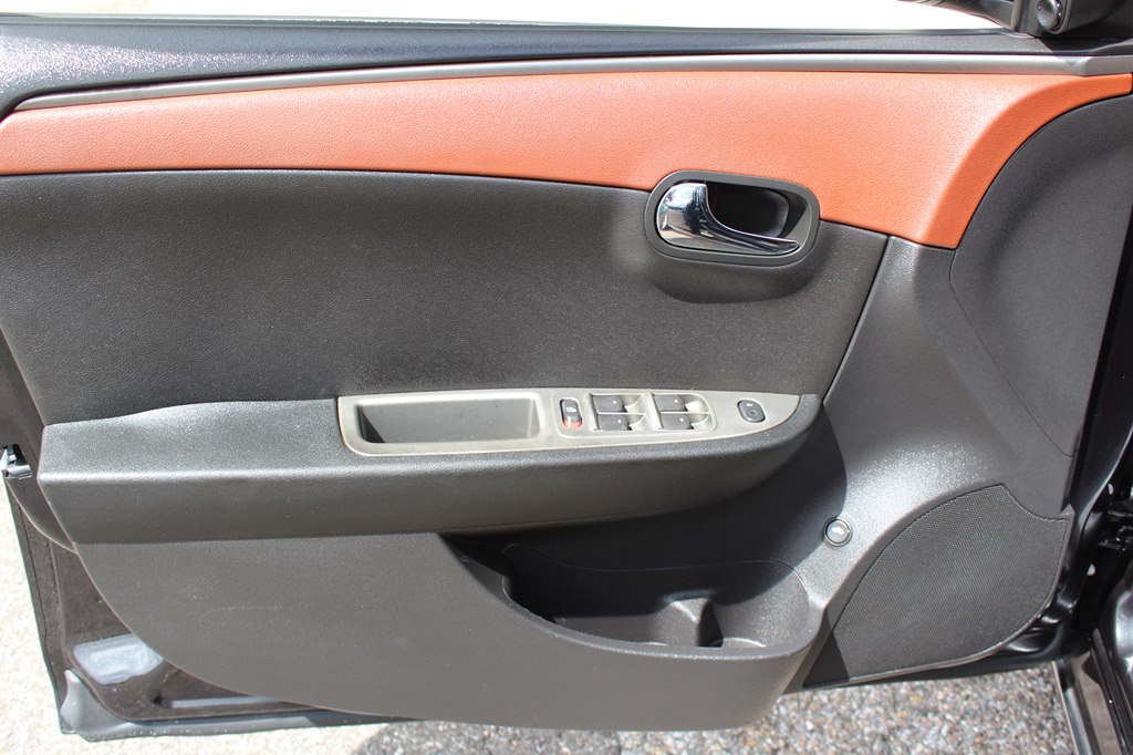 Photo 34 of this CHEVROLET MALIBU