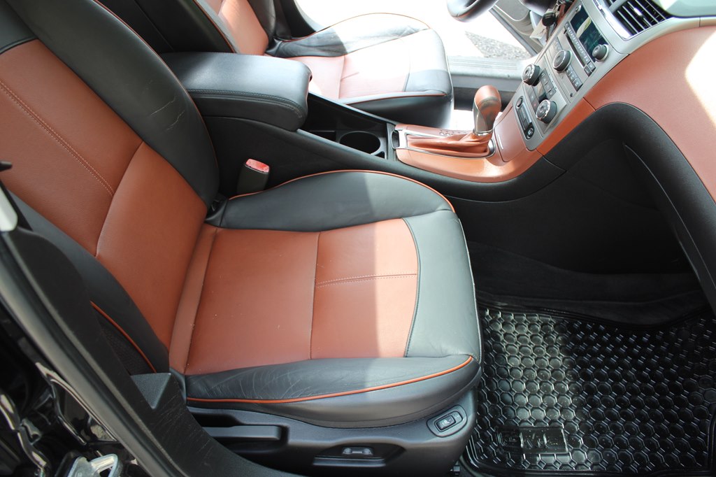 Photo 27 of this CHEVROLET MALIBU
