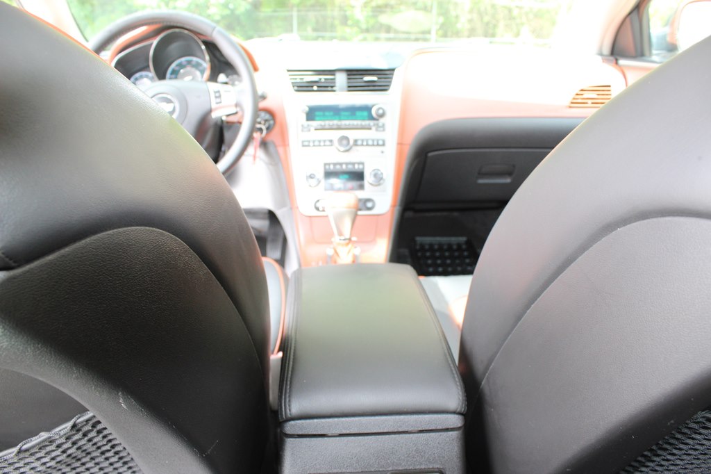 Photo 33 of this CHEVROLET MALIBU