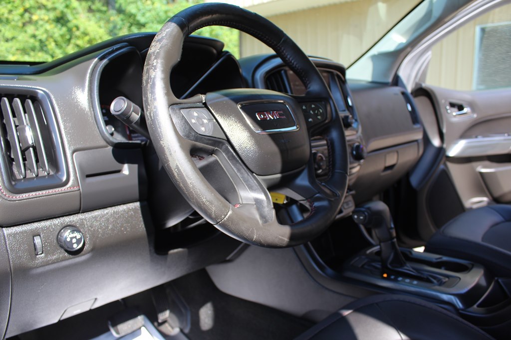 Photo 25 of this GMC CANYON