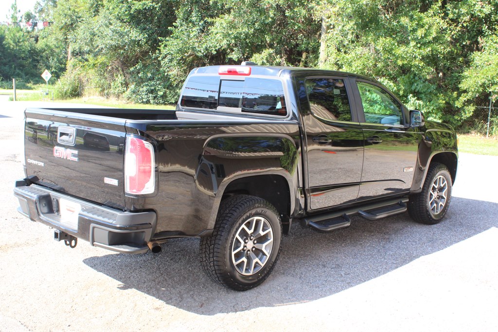 Photo 15 of this GMC CANYON