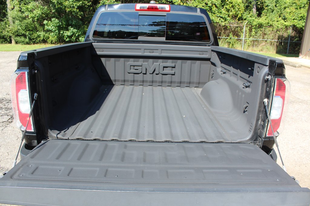 Photo 17 of this GMC CANYON