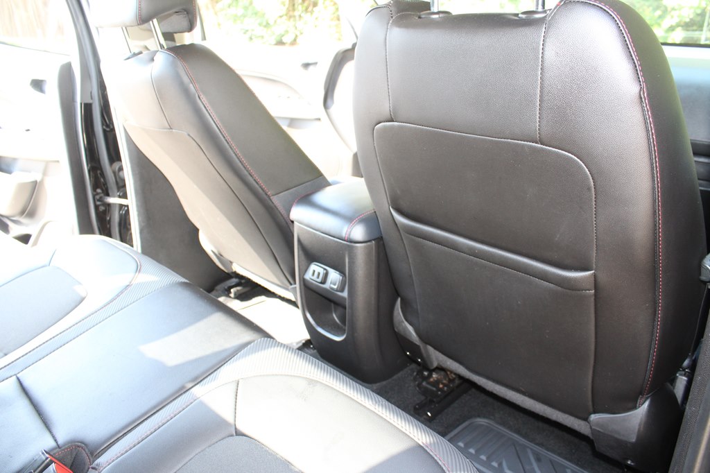Photo 31 of this GMC CANYON