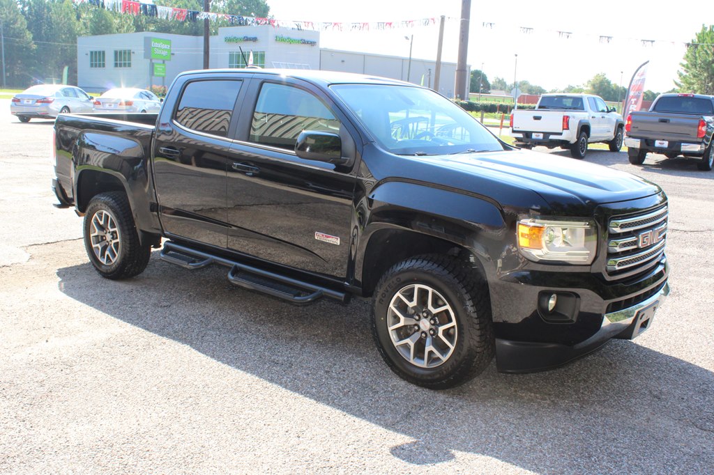 Photo 11 of this GMC CANYON